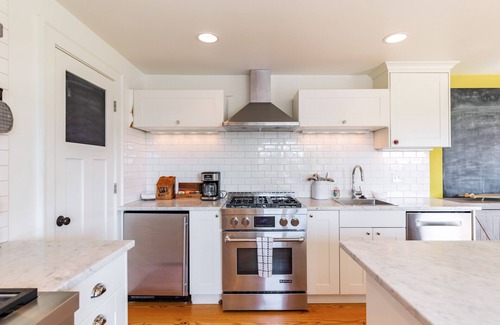 Langley House | Bayview Together Farm by AvantStay | A+ Location
