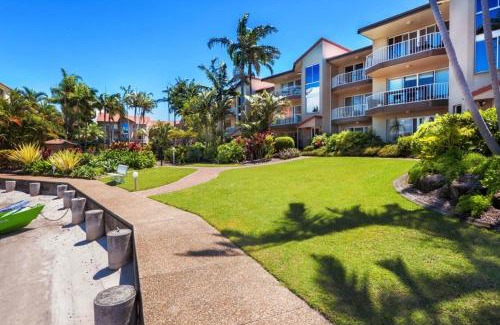 Runaway Bay Apartment | Bayview Waters Apartments
