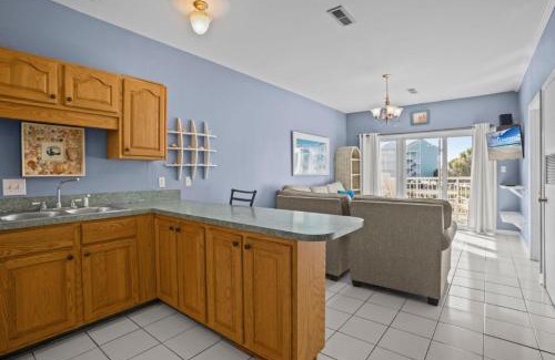 Pensacola Beach Apartment | Baywatch F-3