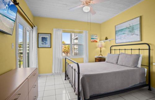 Pensacola Beach Apartment | Baywatch F-3