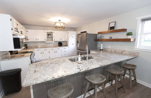 Waverly House | Baywood on the Lake- 3BR water front lake house located on Lake White.