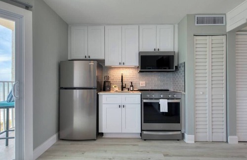 Belleair Beach Condo | BBC310 Renovated Beachfront Condo W/Pool