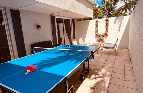 Ludlam House | BBQ HEATED POOL PATIO DINING PING-PONG BILLIARDS COZY PRIVATE MIAMI OASIS