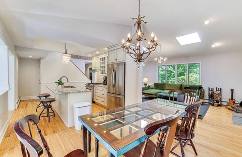 Killingworth House | BBQ Ready: Quiet Connecticut Retreat w/Fire Pit