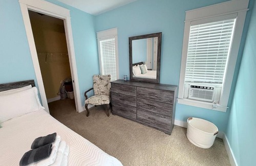 Jacksonville Beach Apartment | Be a Nomad - Beachside Studio - 1 Block to Sand!