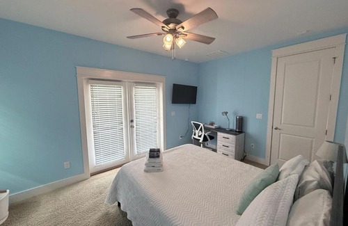 Jacksonville Beach Apartment | Be a Nomad - Beachside Studio - 1 Block to Sand!