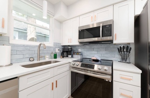 Neptune Beach House | Be A Nomad | Margaret House | 2blks from the Bch