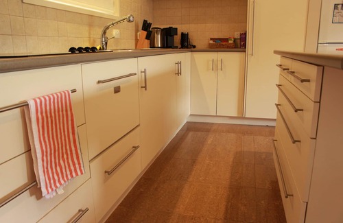 Coronet Bay Apartment | Beach Family Apartment "La Mer"- 2 minutes walk to main beach entrance and store