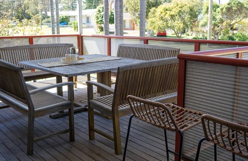 Berrara House | Be Barefoot at Berrara, 200 metres from one of the best beaches on the coast!