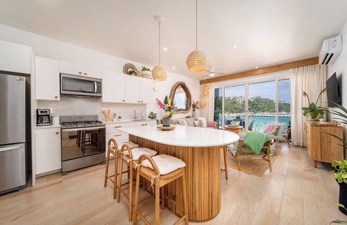 Santa Maria Huatulco Condo | Beachfront condo in the beautiful bay of Santa Cruz - your ultimate vacay awaits