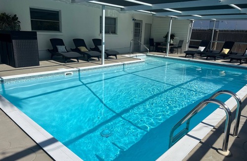 Englewood South House | Be on the water & in the pool- Relax, Sun & Fun- Sleeps 60 close to beaches!