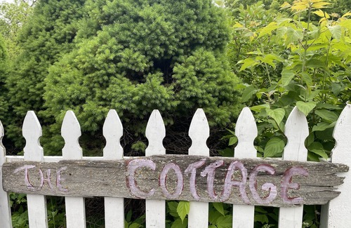 Charlevoix Cottage | Be our guests cottage nClose to Lake Michigan and 10 minutes to Charlevoix.