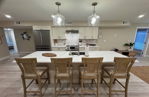 Park Shore Condo | BE THE FIRST to indulge in this NEWLY renovated Condo in Park Shore Naples!