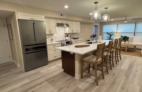 Park Shore Condo | BE THE FIRST to indulge in this NEWLY renovated Condo in Park Shore Naples!