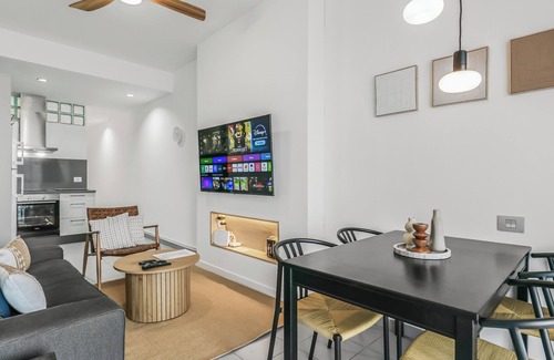 Las Palmas de Gran Canaria Apartment | Beachside Comfort Las Canteras