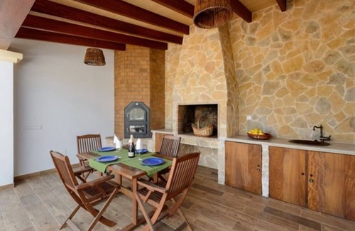 Santa Gertrudis Villa | Beautiful Villa “Can Pepe Pujolet” with Mountain View, Pool, Wi-Fi