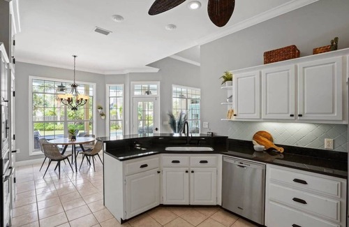 Port St. Joe House | Beach 2 Blocks, Private Resort Pool,2GolfCarts, 5Bdrms, 10Beds,3Baths,Sleeps 16