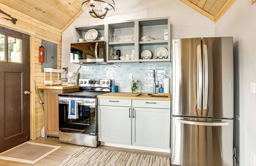 Maple City Cottage | Beach Access & Dock: Little Traverse Lake Cottage!