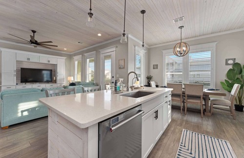 Port Aransas House | Beach Access | Hot Tub | Game Room | Sleeps 16