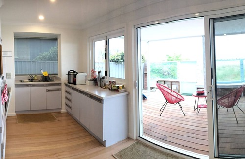 Frankston House | Beach Access is at your Back Door. Enjoy Beautiful sunsets. Suitable for all age