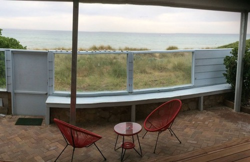 Frankston House | Beach Access is at your Back Door. Enjoy Beautiful sunsets. Suitable for all age