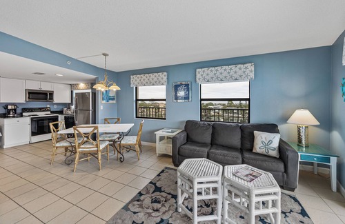 Belle Vista Condo | Beach Access Stay | Pool & Gulf Glimpses