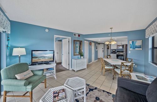 Belle Vista Condo | Beach Access Stay | Pool & Gulf Glimpses