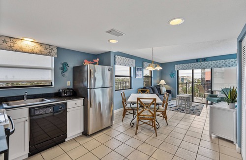 Belle Vista Condo | Beach Access Stay | Pool & Gulf Glimpses