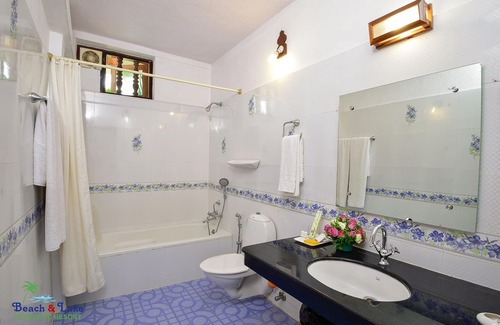 Thiruvananthapuram Resort | Beach and Lake Ayurvedic Resort