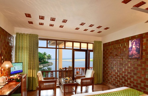 Thiruvananthapuram Resort | Beach and Lake Ayurvedic Resort