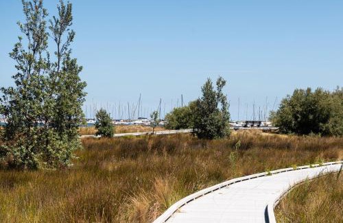 Middle Park Apartment | Beach and Track Side Delight in Middle Park