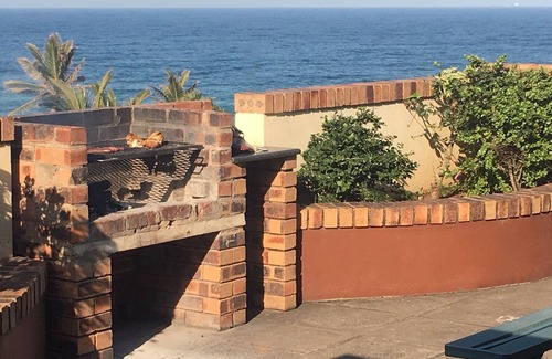 Umdloti Apartment | Beach apartment with breathtaking ocean views.
