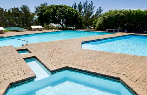 Umdloti Apartment | Beach apartment with breathtaking ocean views!