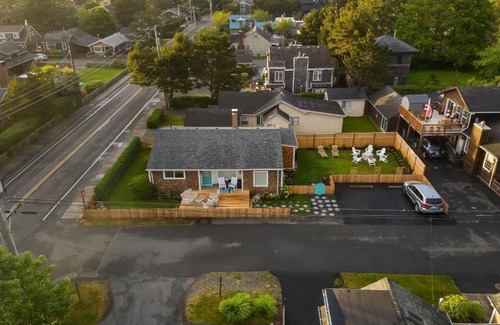 Downtown Cannon Beach House | Beach Blessing by AvantStay Ocean Views Close to the Beach