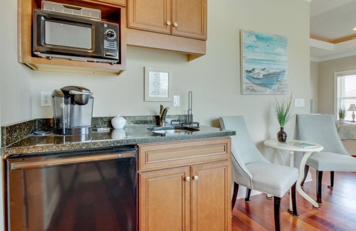 Avalon Beach Estates House | Beach Blessings - A Large Family Home w/Private Beach Access and Pet Friendly