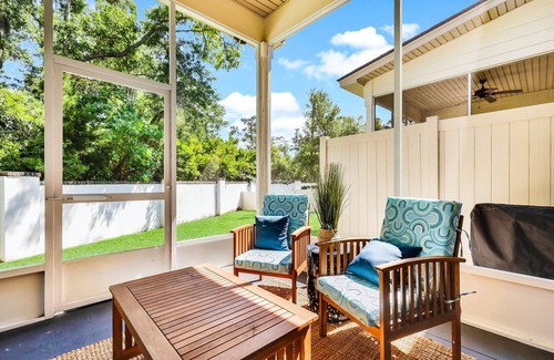 Saint Simons Island House | Beach Bliss & Boating Fun: Minutes from the Sand & Water!