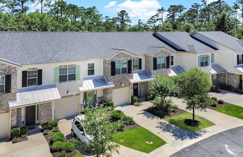 Saint Simons Island House | Beach Bliss & Boating Fun: Minutes from the Sand & Water!