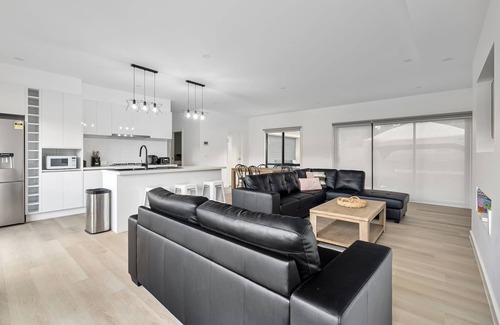 Dromana House | Beach Bliss, Dromana