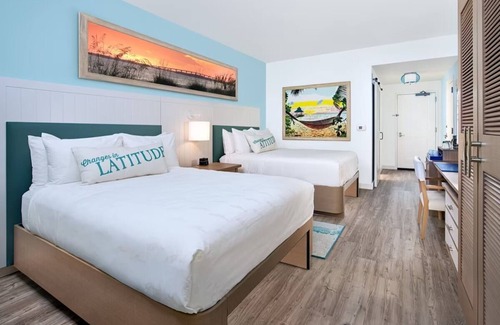 Fort Myers Beach Resort | Beach Bliss: Enjoy 4 Spacious Rooms w/Sunset & Ocean Views Nearby