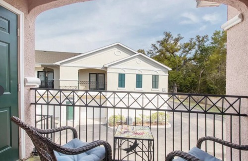 Gulfport Condo | Beach Bliss in Gulfport MS Huge 1 Bd/1 BA Steps from the Beach