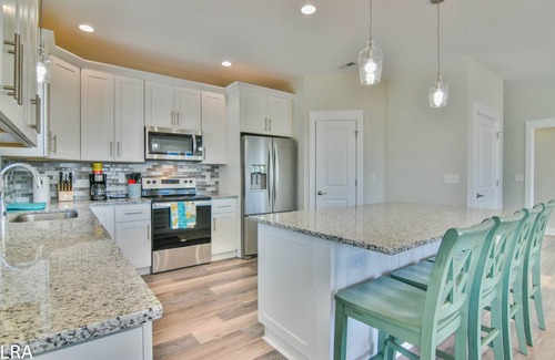 Surf City House | Beach Bliss & Pool Days Await!