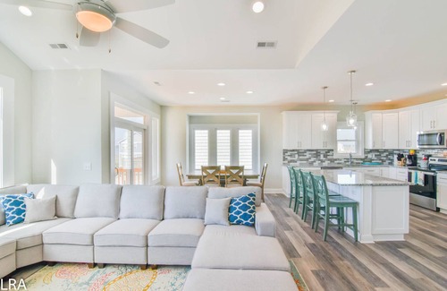 Surf City House | Beach Bliss & Pool Days Await!