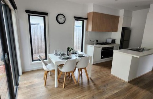 Capel Sound House | Beach Bliss - Queen Bedroom Shared Space