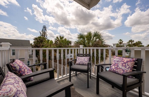 Jacksonville Beach Apartment | Beach Bliss I | steps from beach