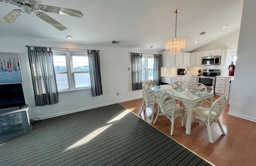 Avalon Condo | BEACH BLOCK 3 Bedroom Condo with POOL, DECK & OCEAN VIEWS/Sleeps 6