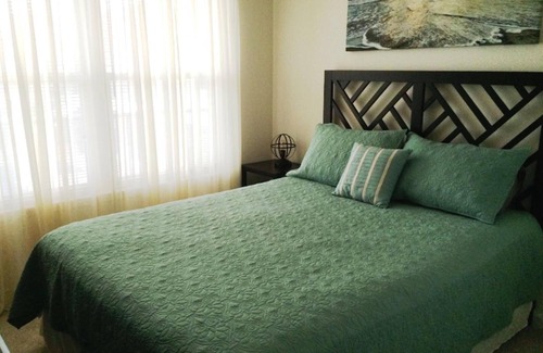 North Wildwood Condo | Beach Block Condo in North Wildwood with a POOL!