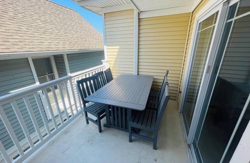 Townsend's Inlet Condo | Beach Block Southend of Sea Isle The Cove