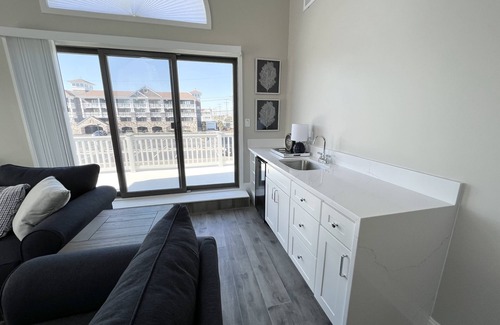 Avalon House | Beach block with Private, Heated Pool!