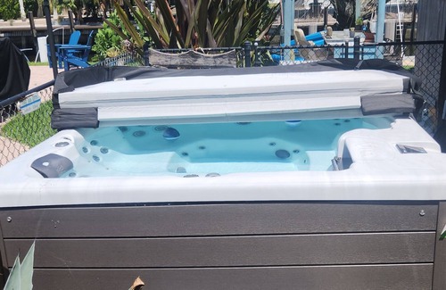 Pompano Beach House | Beach, Boating Artist Ranch House with Pool/Hot Tub