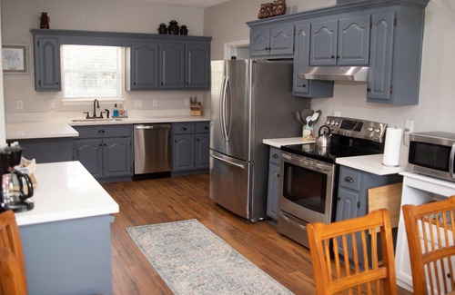 Gulf Breeze House | Beach Bound Family Getaway-5BR Newly Renovated, 15 mins from beaches
